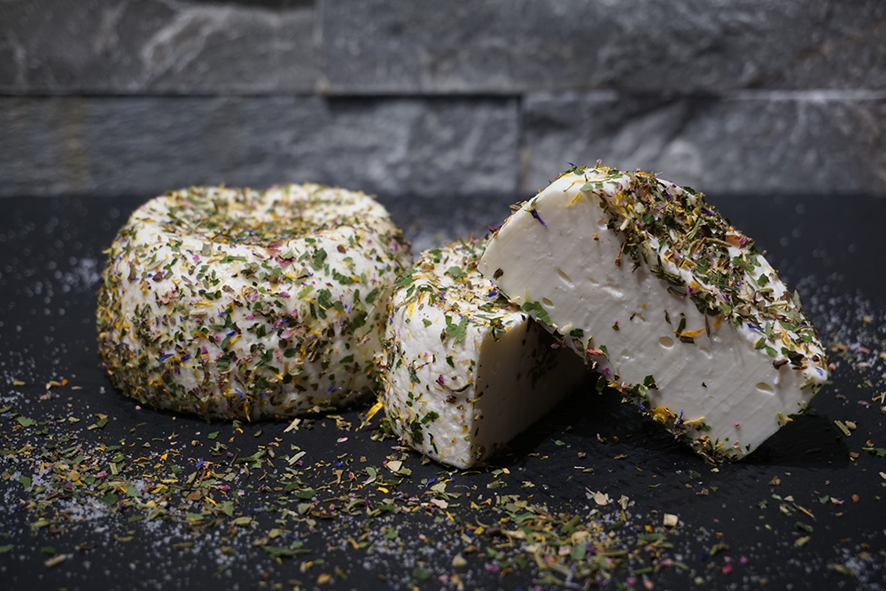 Schaffrischkäse mit Kräuter