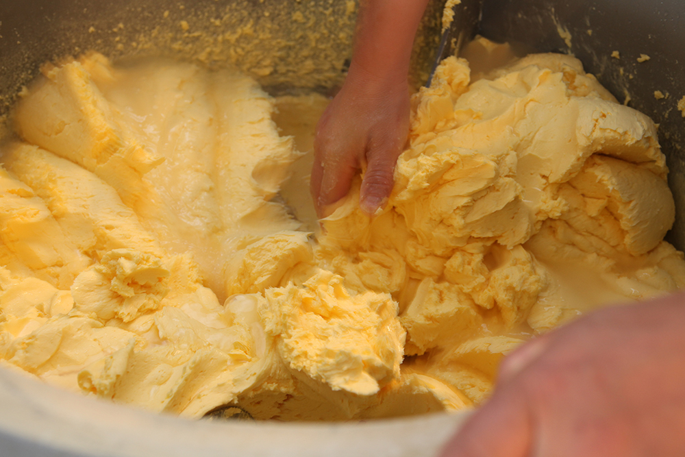 Butter kneten