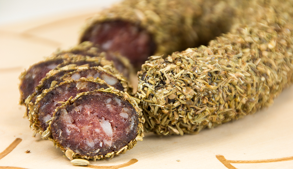 Hauswurst im Krutermantel
