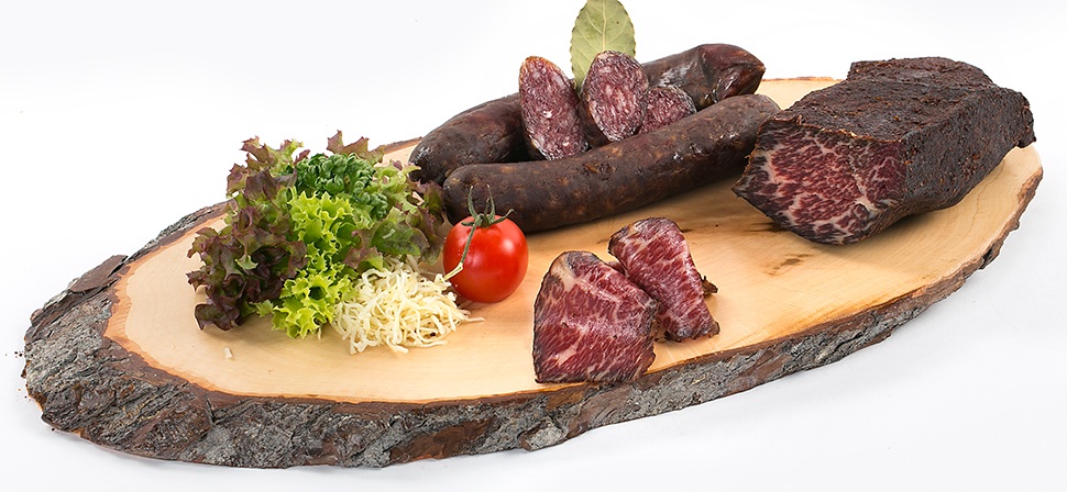 Hauswurst und Schinken vom Wagyu Rind