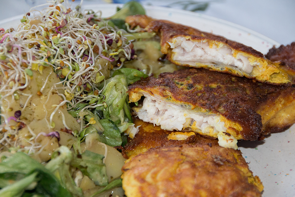 Karpfenfilet mit Sprossensalat