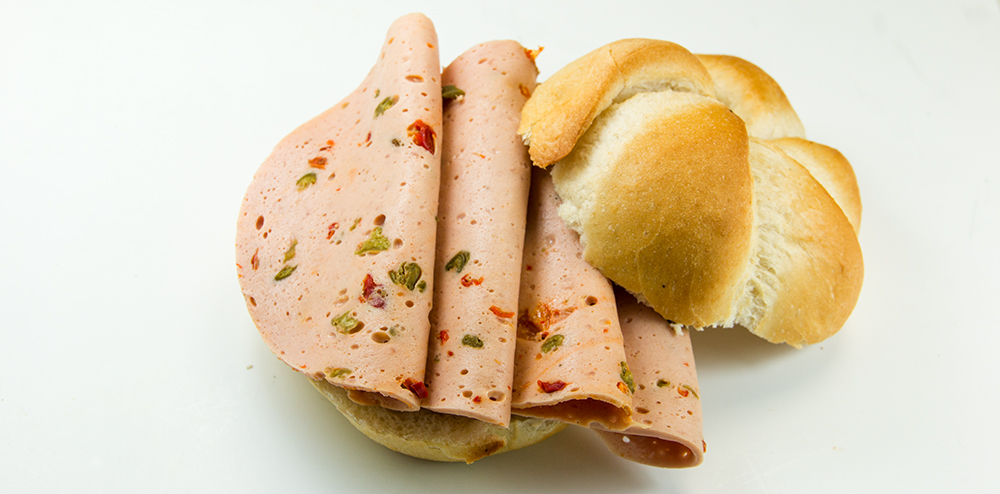 Semmerl mit Paprikawurst