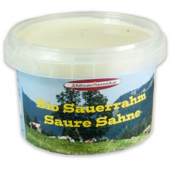 Sauerrahm aus Rohmilch