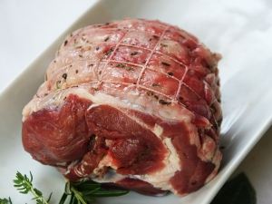 Reh Schulter Rollbraten