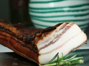 Mangalitza Bauchstck leicht geruchert